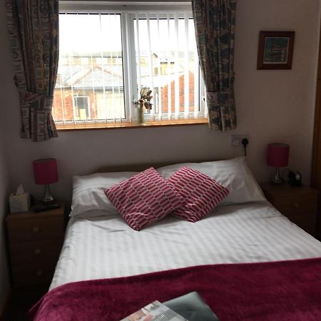 Kingscliff Bed & Breakfast Блекпул Екстериор снимка