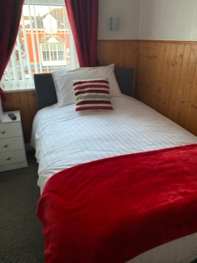 Kingscliff Bed & Breakfast Блекпул Екстериор снимка