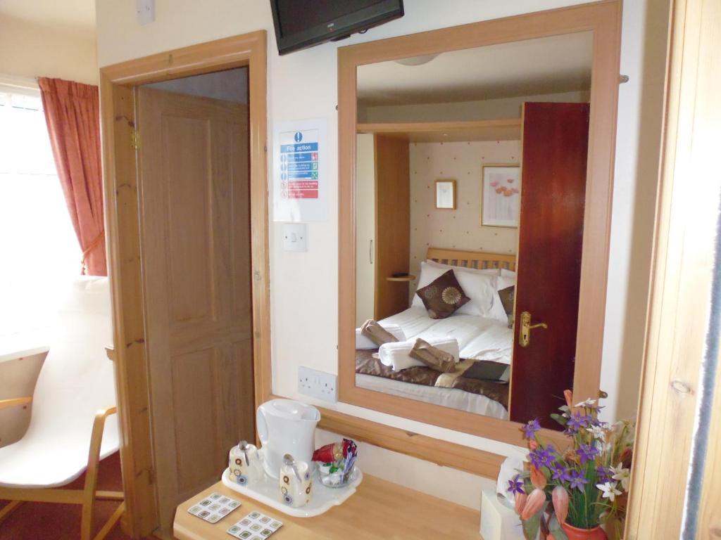 Kingscliff Bed & Breakfast Блекпул Стая снимка