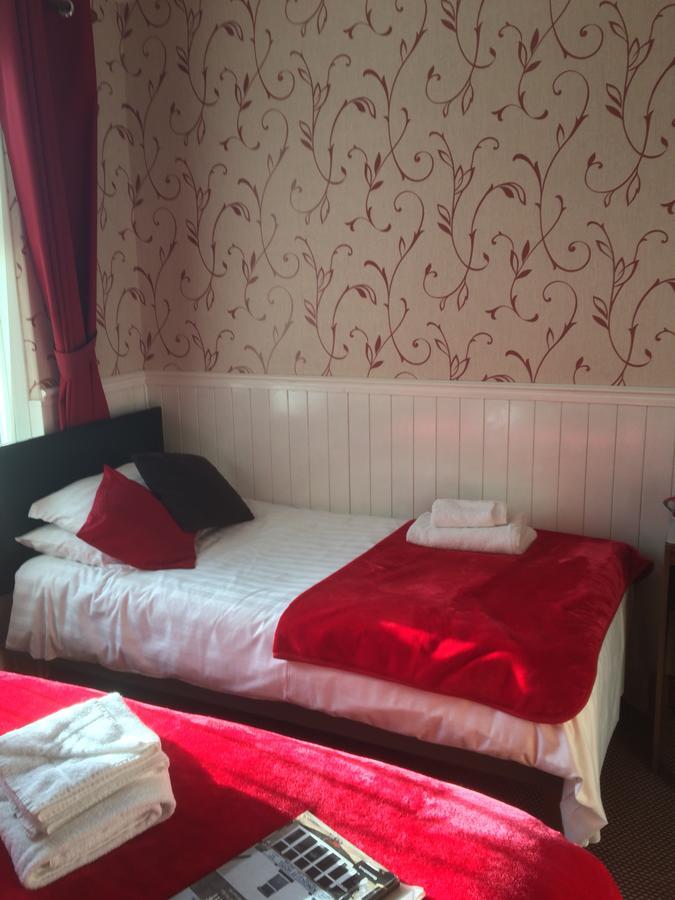 Kingscliff Bed & Breakfast Блекпул Екстериор снимка
