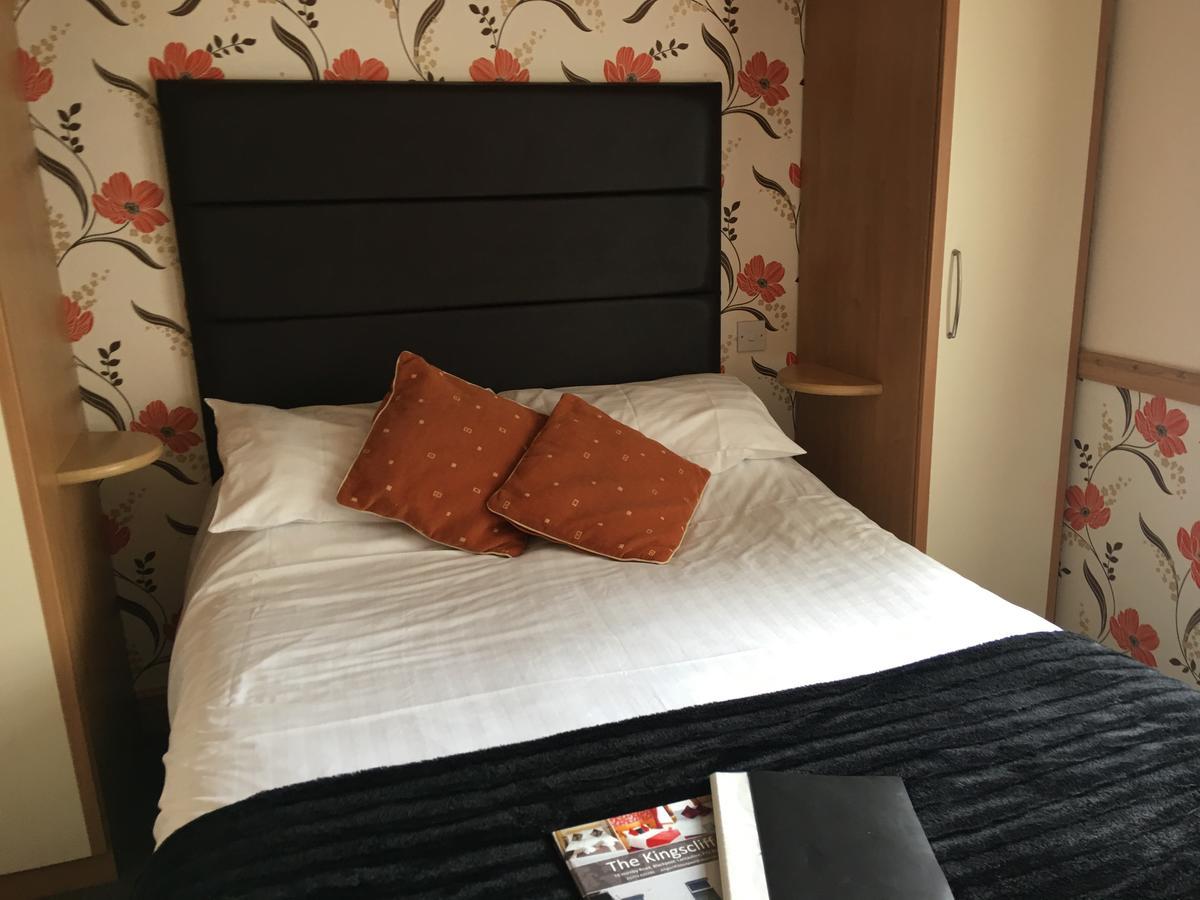 Kingscliff Bed & Breakfast Блекпул Екстериор снимка