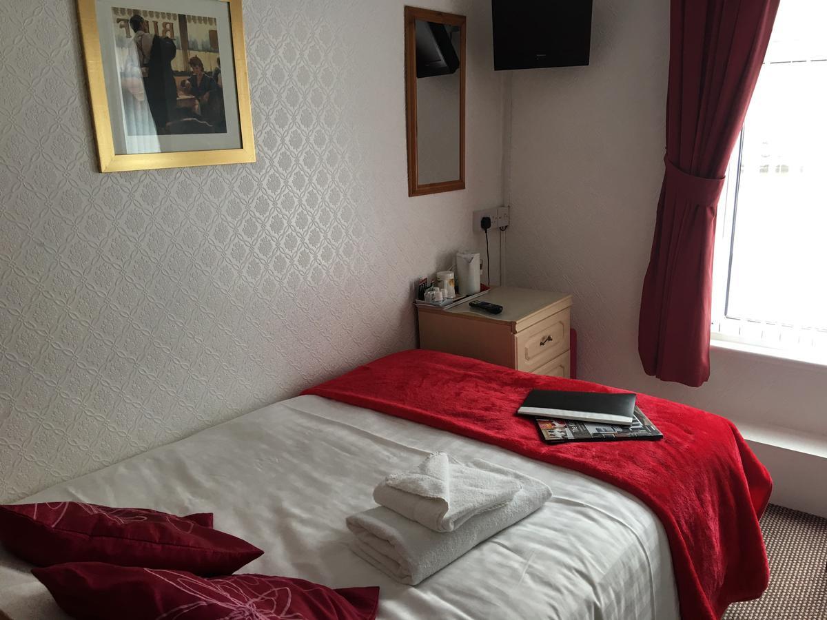 Kingscliff Bed & Breakfast Блекпул Екстериор снимка